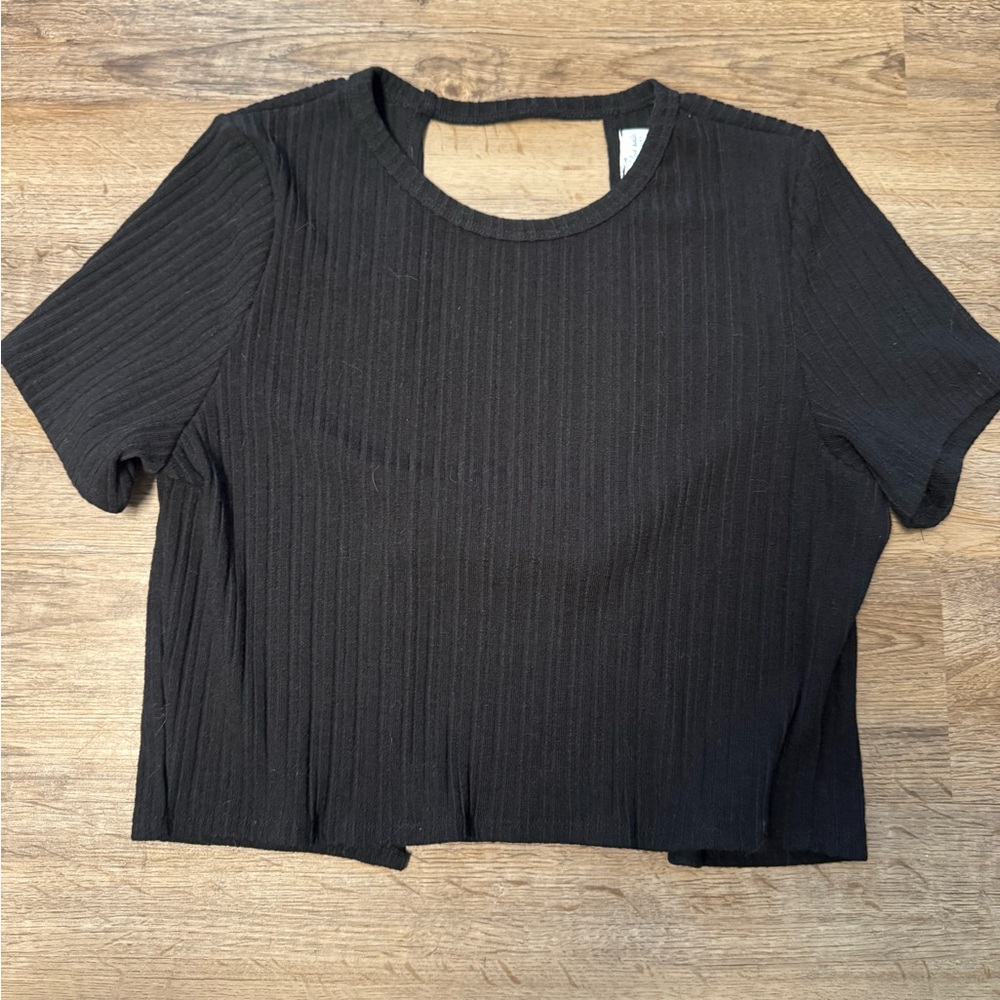 Francesca's Collections Black Ribbed Short Sleeve Tee